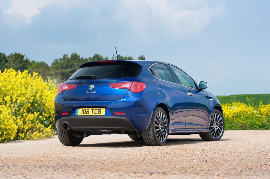  Alfa Romeo Giulietta Sportiva (940) 2014 года  (UK) (фото 27 из 48)